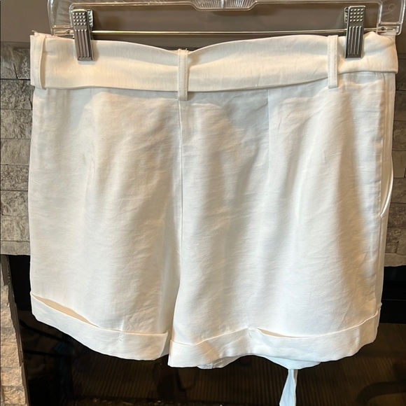 Forever 21 White High Waist belted Women's Shorts size Large - Picture 10 of 10